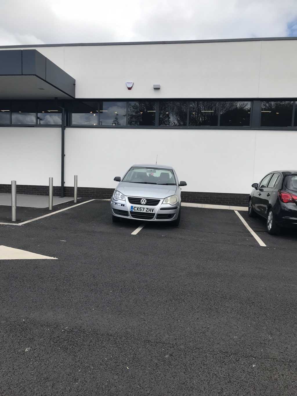 CX57 ZHV displaying Inconsiderate Parking