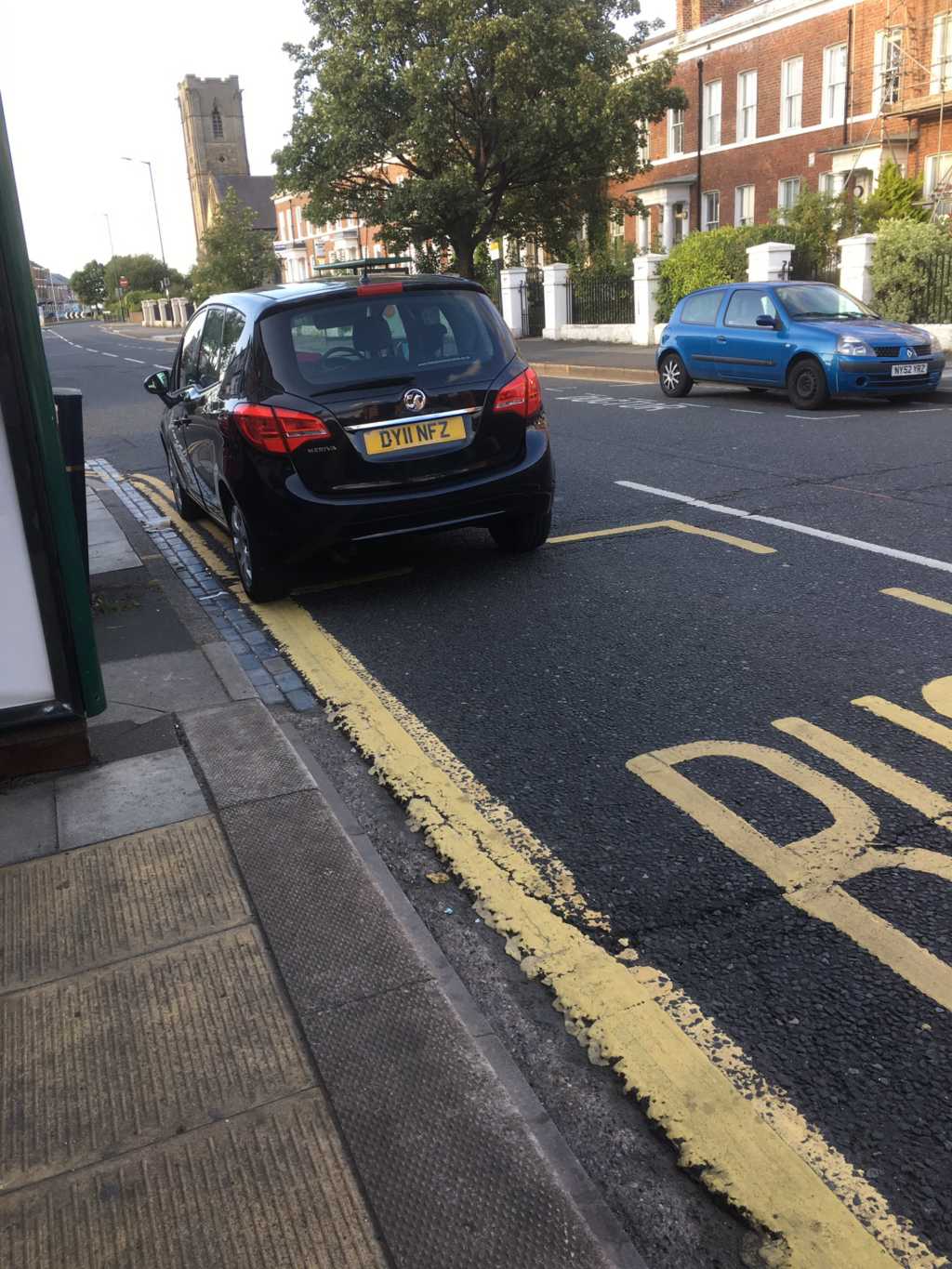 DY11 NFZ displaying Inconsiderate Parking